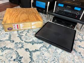 S1-1719 Hrs Rd Red Audio Isolation Base Harmonic Resolution Systems - Black