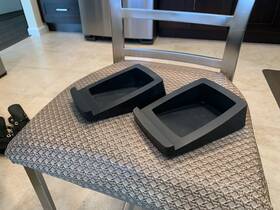 144892 Monoprice Tilted Wedge Desktop Speaker Stands Anti-vibration For Medium Speakers